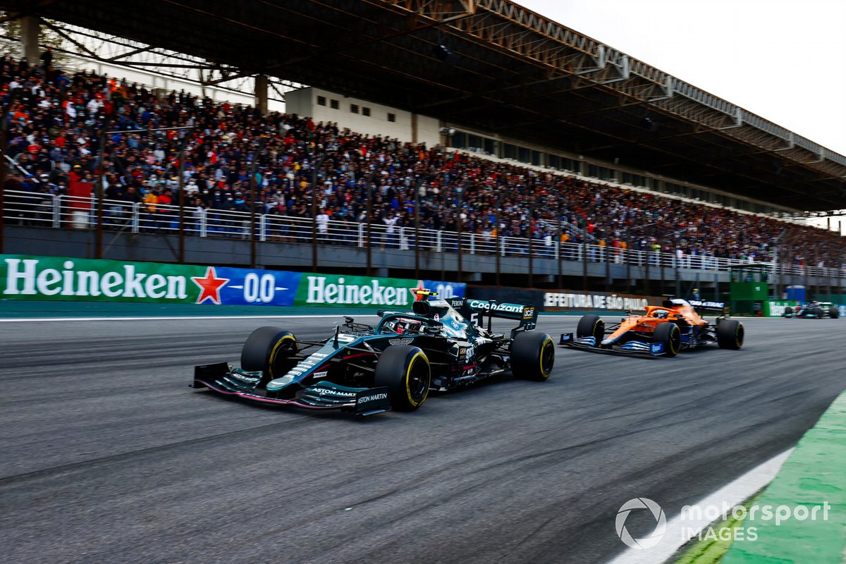 Sebastian Vettel, Aston Martin AMR21, Daniel Ricciardo, McLaren MCL35M