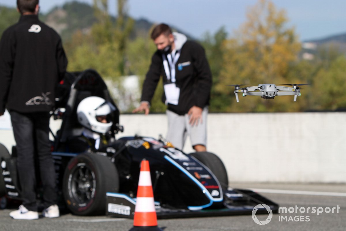 Formula SAE 2021, azione in pista