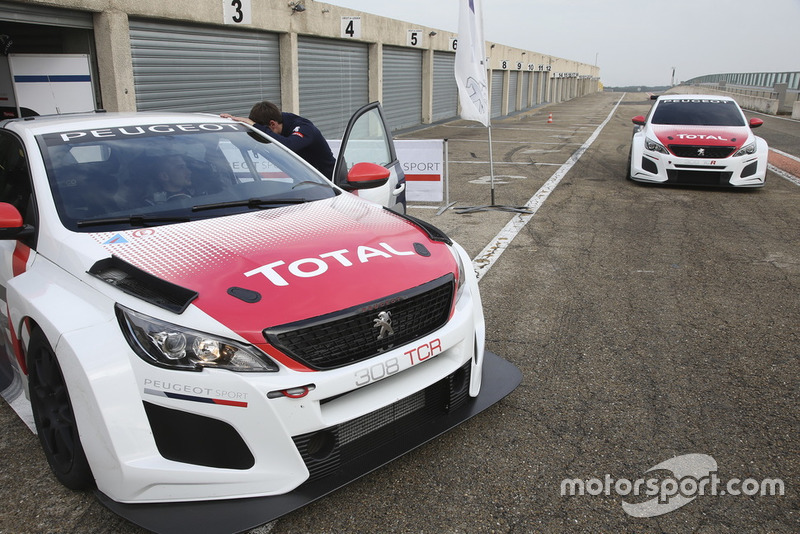 Marko Knab, Editor Motorsport.com Deutschland with the Peugeot 308 TCR