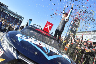 Yarış galibi Christopher Bell, Joe Gibbs Racing, Toyota Camry GameStop Just Cause 4