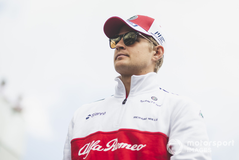 Marcus Ericsson, Alfa Romeo Sauber F1 Team on the drivers parade