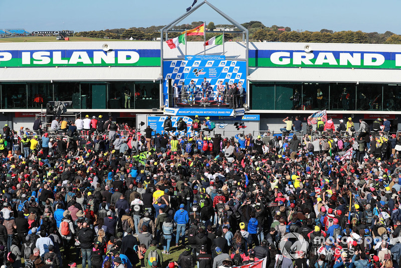 Podio: il vincitore della gara Maverick Viñales, Yamaha Factory Racing, il secondo classificato Andrea Iannone, Team Suzuki MotoGP, il terzo classificato Andrea Dovizioso, Ducati Team