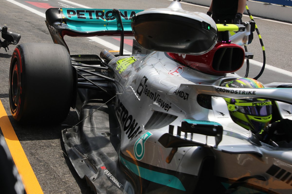 Mercedes W13: Unterboden und Seitenkasten