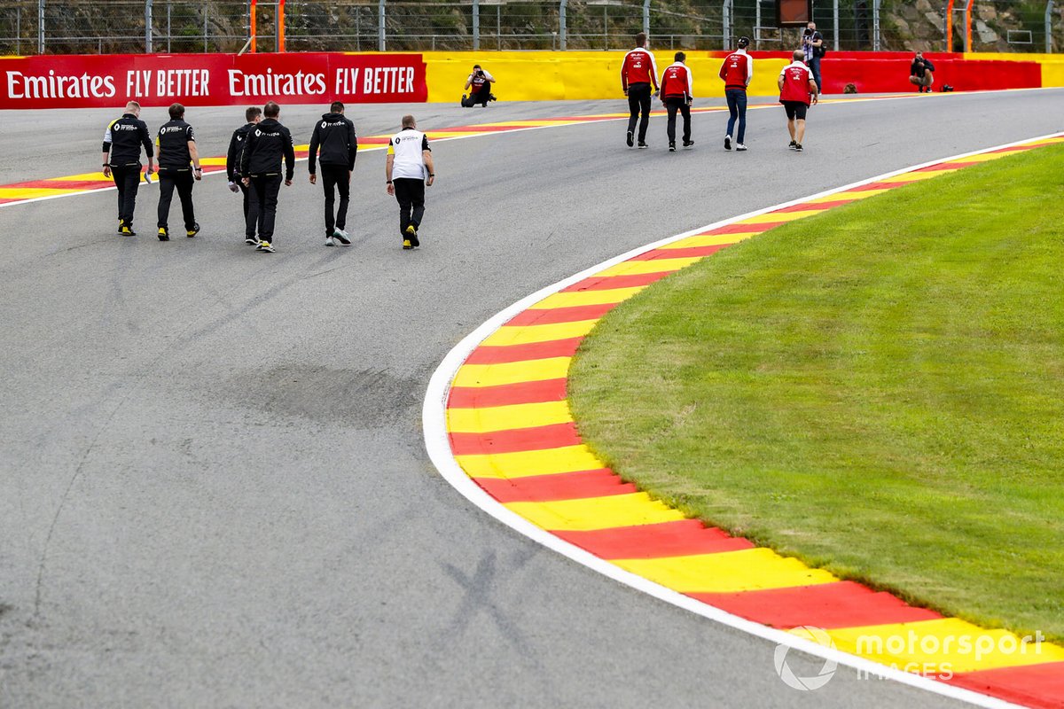 Esteban Ocon, Renault F1, en Eau Rouge