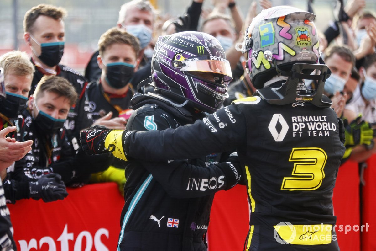 Ganador Lewis Hamilton, Mercedes-AMG F1, Tercer lugar Daniel Ricciardo, Renault F1 celebra en Parc Ferme