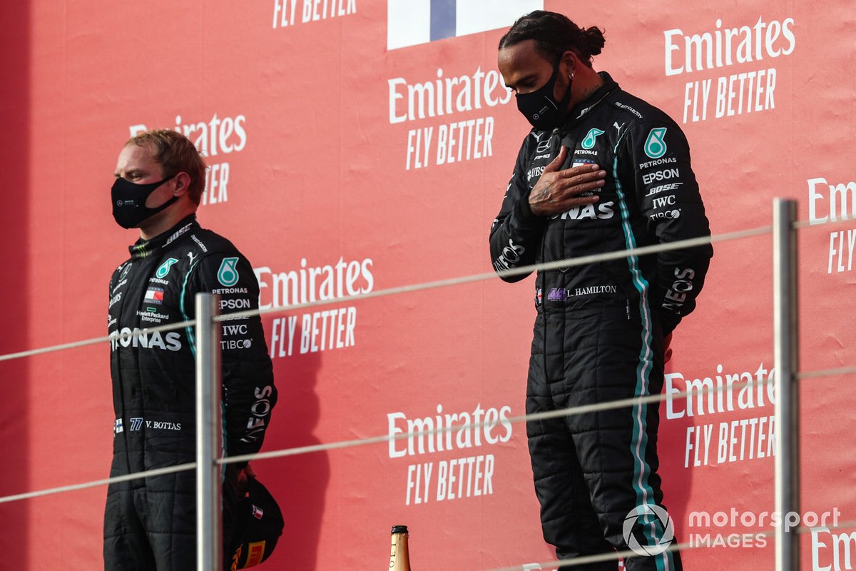 Valtteri Bottas, Mercedes-AMG F1, y Lewis Hamilton, Mercedes-AMG F1