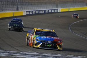 #18: Kyle Busch, Joe Gibbs Racing, Toyota Camry M&M's