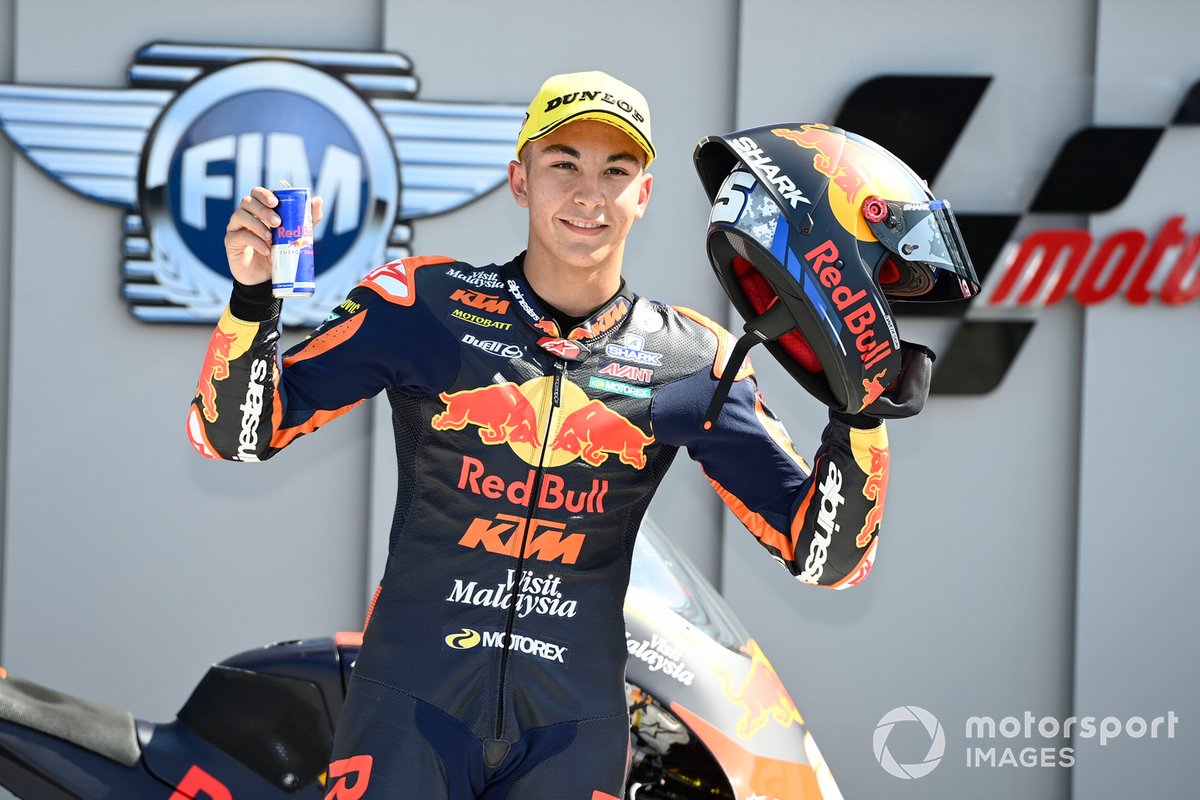 Ganador de la pole Raul Fernandez, Red Bull KTM Ajo