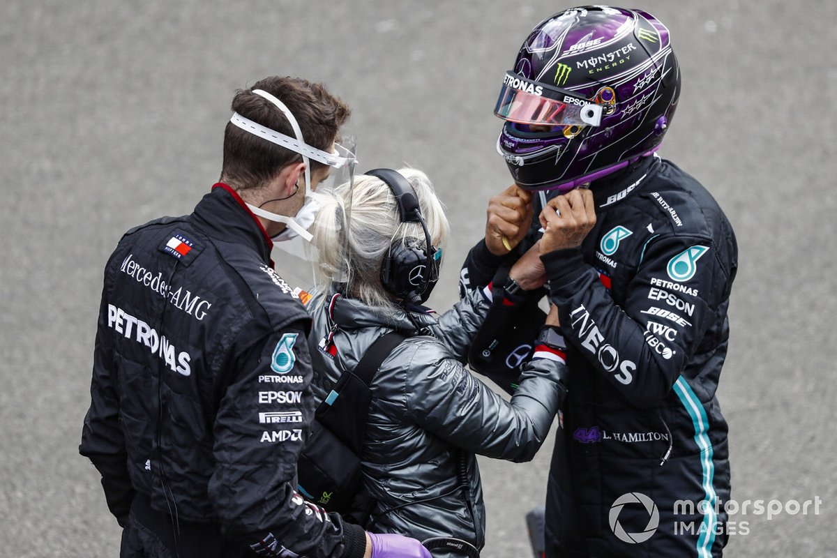 Lewis Hamilton, Mercedes-AMG F1, sulla griglia di partenza