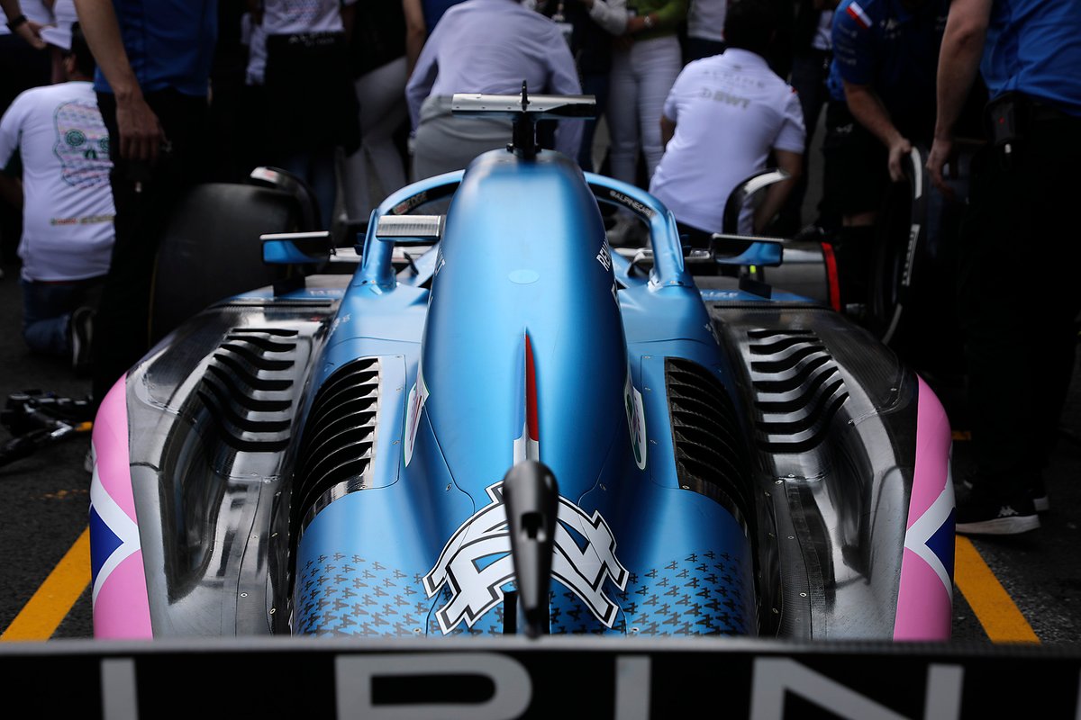 Alpine A522: Seitenkästem und Motorhaube
