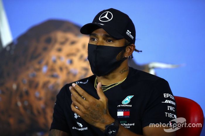 Lewis Hamilton, Mercedes-AMG Petronas F1 en la conferencia de prensa