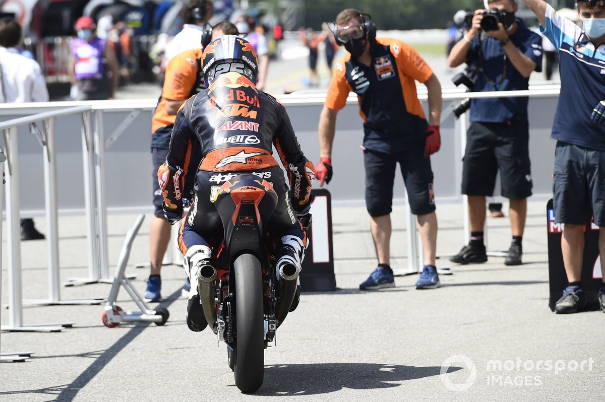 Ganador de la pole Raúl Fernández, Red Bull KTM Ajo