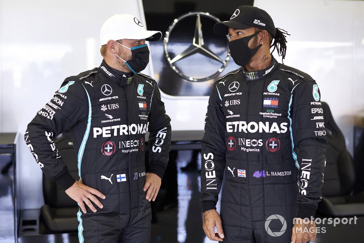 Valtteri Bottas, Mercedes-AMG F1 e Lewis Hamilton, Mercedes-AMG F1 