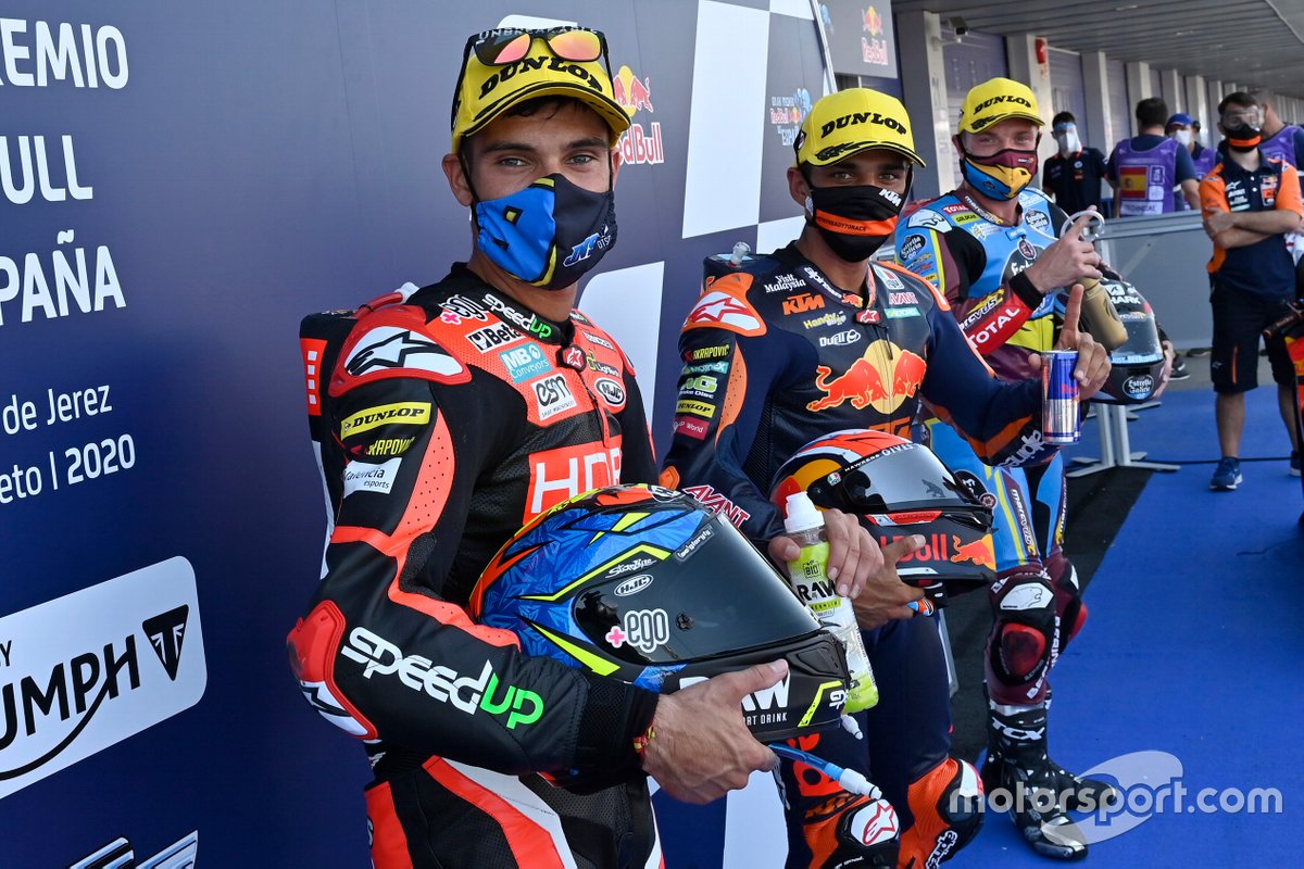 Ganador de la pole Jorge Martin, Red Bull KTM Ajo, segundo Jorge Navarro, Speed Up Racing, tercero Sam Lowes, Marc VDS Racing