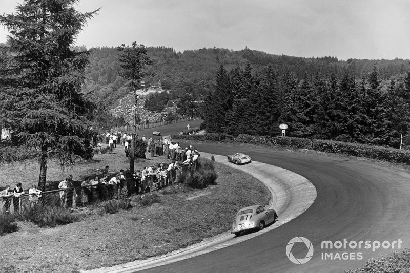 1956 Nurburgring 1000: Sepp Greger, Harald von Saucken, Porsche 356, Mathieu Hezemans, Carel Godin de Beaufort, Porsche 550 Spyder