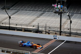 Race Winner Scott Dixon, Chip Ganassi Racing Honda