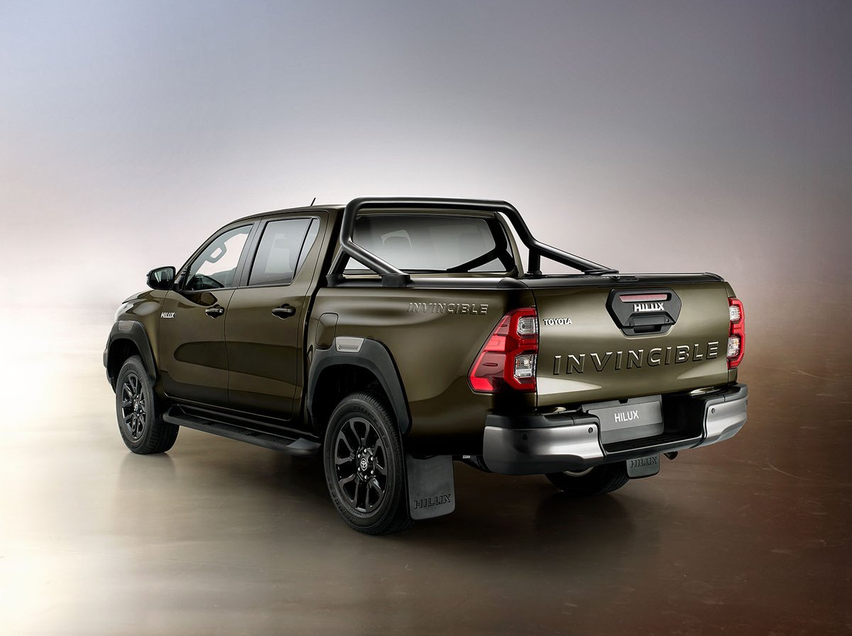 Toyota Hilux 8