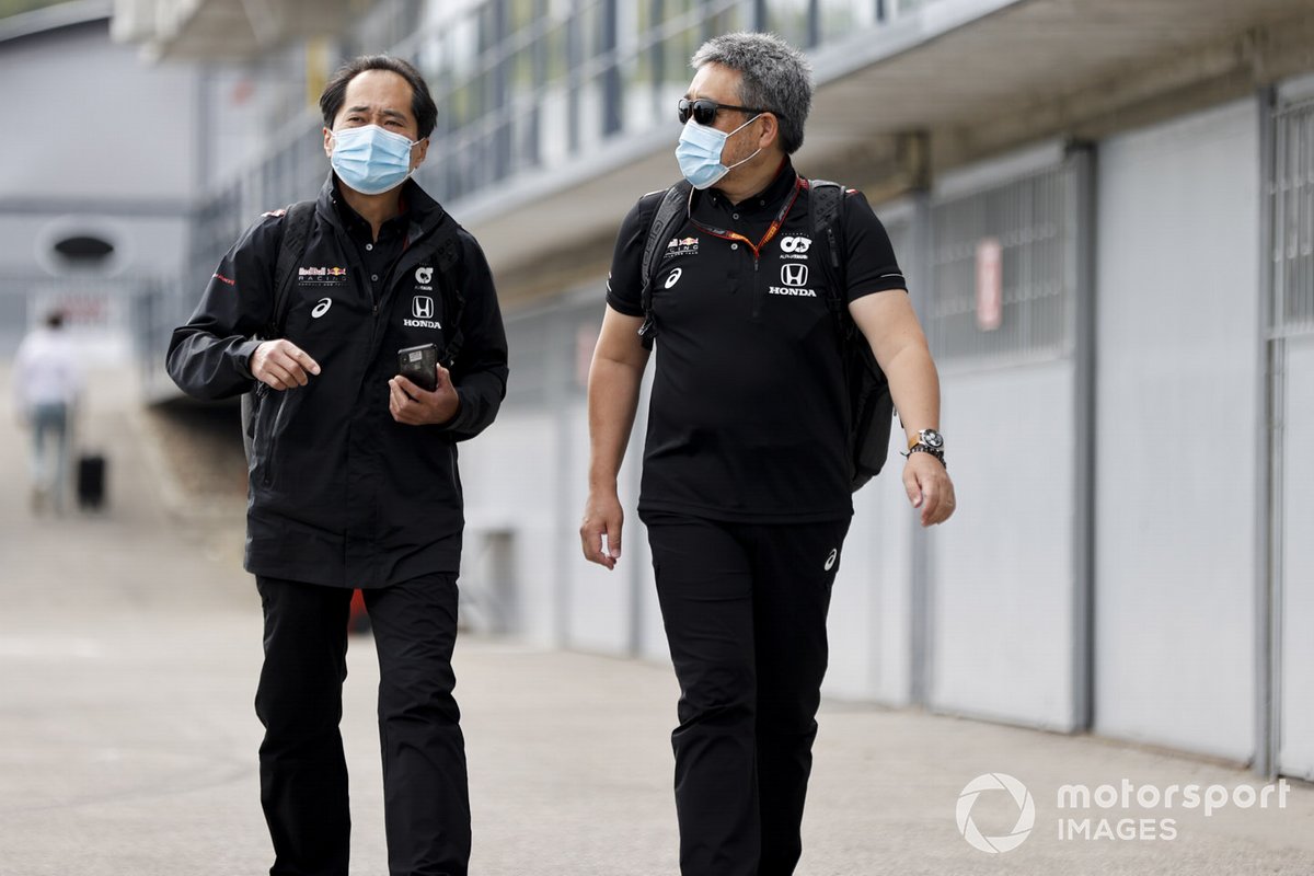 Toyoharu Tanabe, F1 Technical Director, Honda and Masashi Yamamoto, General Manager, Honda Motorsport arrive