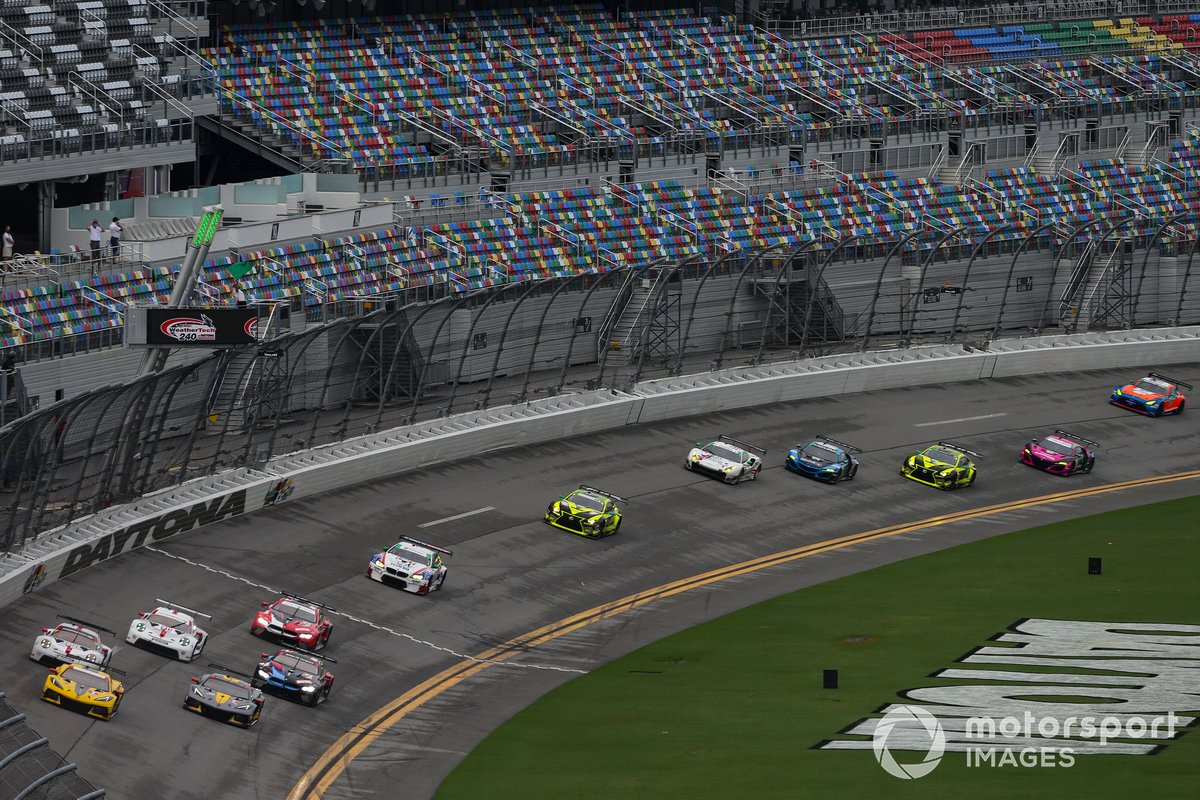 #4 Corvette Racing Corvette C8.R, GTLM: Oliver Gavin, Tommy Milner, Green Flag