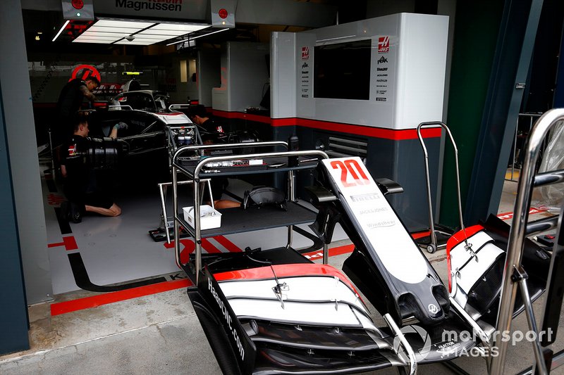Haas mechanics work in the garage