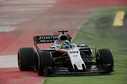 Sergio Perez, Force India VJM10, runs wide