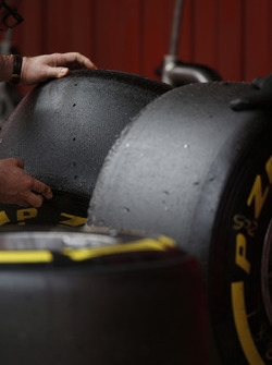 On travaille sur des pneus Pirelli