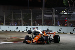 Stoffel Vandoorne, McLaren MCL32, Felipe Massa, Williams FW40