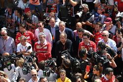 Maurizio Arrivabene, Ferrari Team Principal, Sergio Marchionne, CEO FIAT, Mattia Binotto, Ferrari Chief Technical Officer and Piero Lardi Ferrari, Ferrari Vice President celebrate with the team