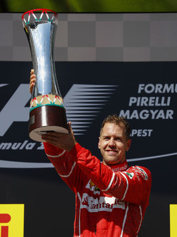 Podium: race winner Sebastian Vettel, Ferrari