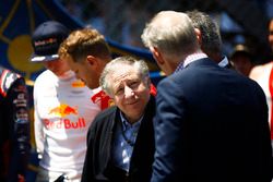 Президент FIA Жан Тодт и управляющий директор Ф1 по коммерческим операциям Шон Братчес