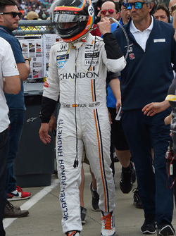 Fernando Alonso, Andretti Autosport Honda walks back to the pits after retiring from the race