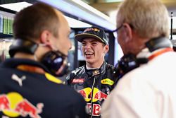 Max Verstappen, Red Bull Racing con el Dr. Helmut Marko, asesor de Red Bull Motorsport