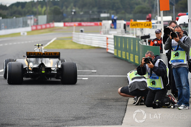 15. Jolyon Palmer, Renault Sport F1 Team RS17