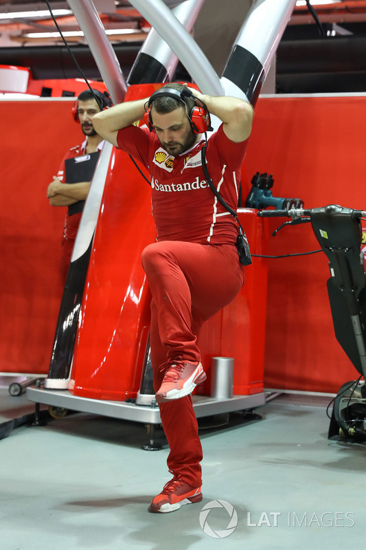 Ferrari mechanic warm up exercises