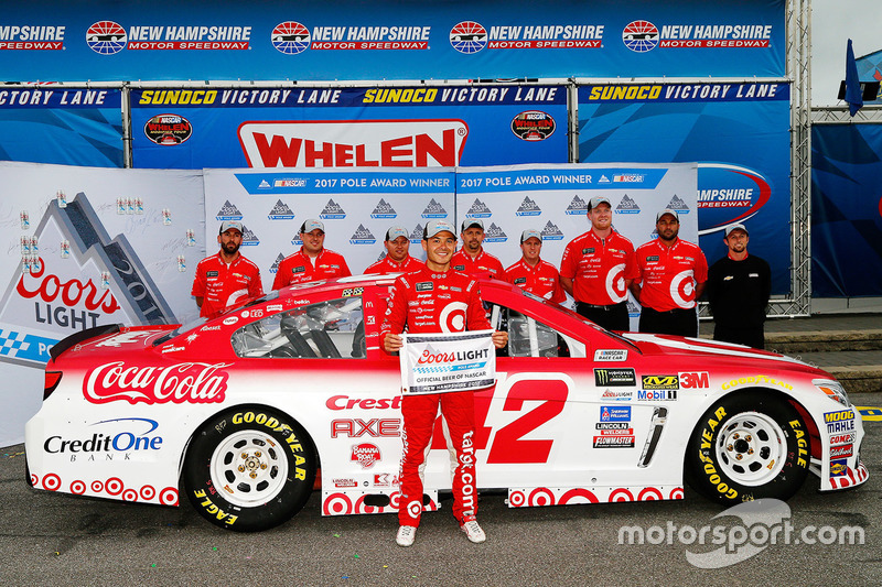 Ganador de la pole Kyle Larson, Chip Ganassi Racing Chevrolet