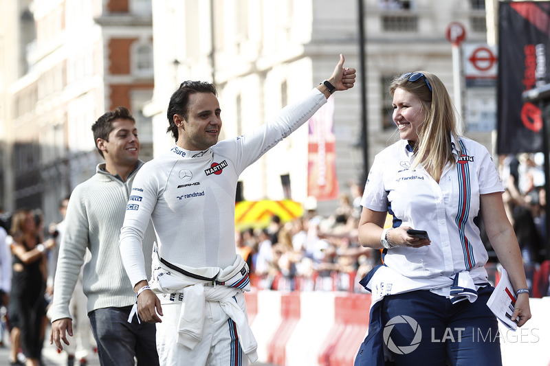 Felipe Massa, Williams, menyapa fans