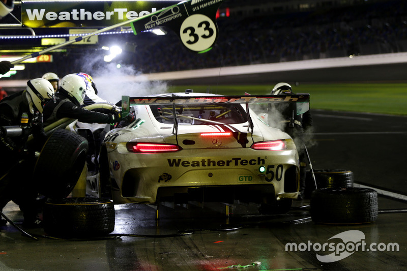 Pit stop, #50 Riley Motorsports Mercedes AMG GT3: Gunnar Jeannette, Cooper MacNeil, Shane van Gisbergen, Thomas Jäger