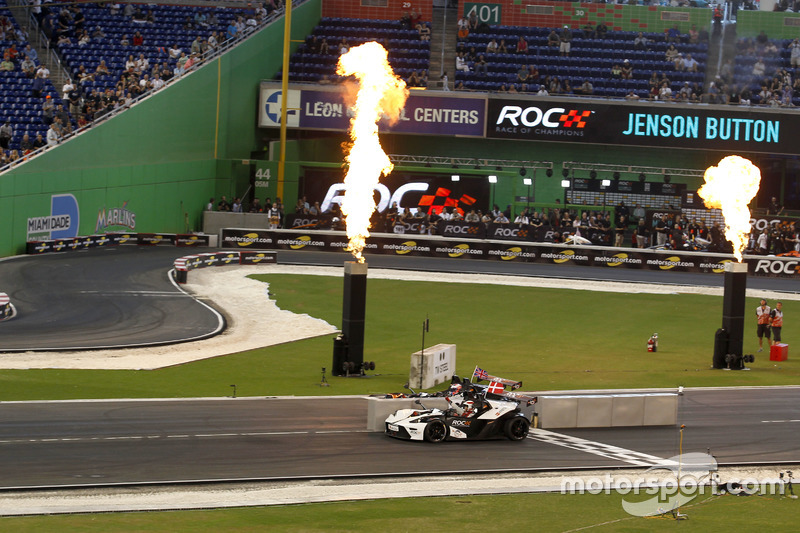 Tom Kristensen y Jenson Button en el KTM X-Bow Comp R