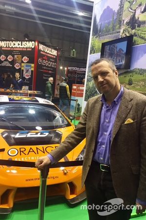 Il sindaco di Verona, Flavio Tosi, e la Lamborghini Huracan dell'Orange1 Team Lazarus al Motor Bike 