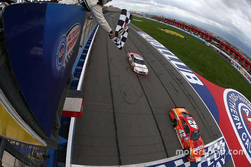 Kyle Larson - Xfinity Fontana - 0.127 margin of victory