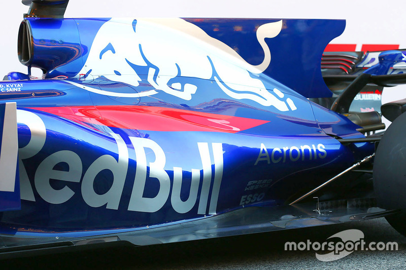 Задня частина Scuderia Toro Rosso STR12