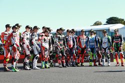 Les pilotes posent pour la photo officielle