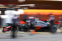 Kevin Magnussen, Haas F1 Team, pulls into his pit area