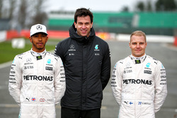 Lewis Hamilton, Mercedes AMG F1, Valtteri Bottas, Mercedes AMG F1, Toto Wolff, Mercedes AMG F1 Share