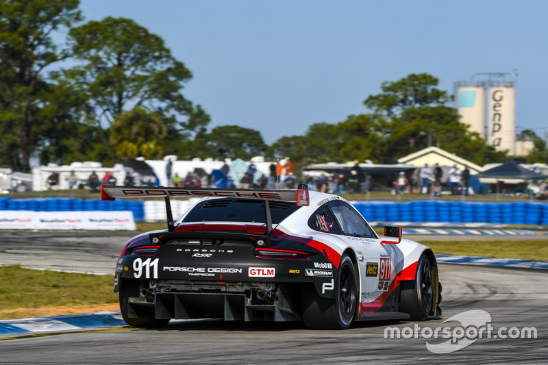 #911 Porsche Team North America Porsche 911 RSR: Patrick Pilet, Dirk Werner, Frédéric Makowiecki
