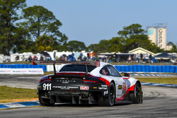 #911 Porsche Team North America Porsche 911 RSR: Patrick Pilet, Dirk Werner, Frédéric Makowiecki