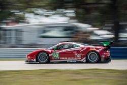 #63 Scuderia Corsa Ferrari 488 GT3: Christina Nielsen, Alessandro Balzan, Matteo Cressoni