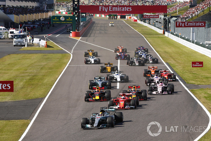 Arrancada: Lewis Hamilton, Mercedes-Benz F1 W08 líder