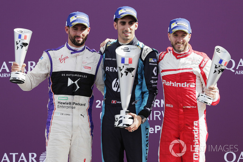 Podium: race winner Sébastien Buemi, Renault e.Dams, second place Jose Maria Lopez, DS Virgin Racing