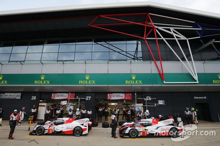 #8 Toyota Gazoo Racing Toyota TS050 Hybrid: Anthony Davidson, Sébastien Buemi, Kazuki Nakajima, #7 Toyota Gazoo Racing Toyota TS050 Hybrid: Mike Conway, Kamui Kobayashi, Jose Maria Lopez